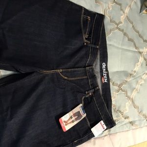 Levi crop jeans